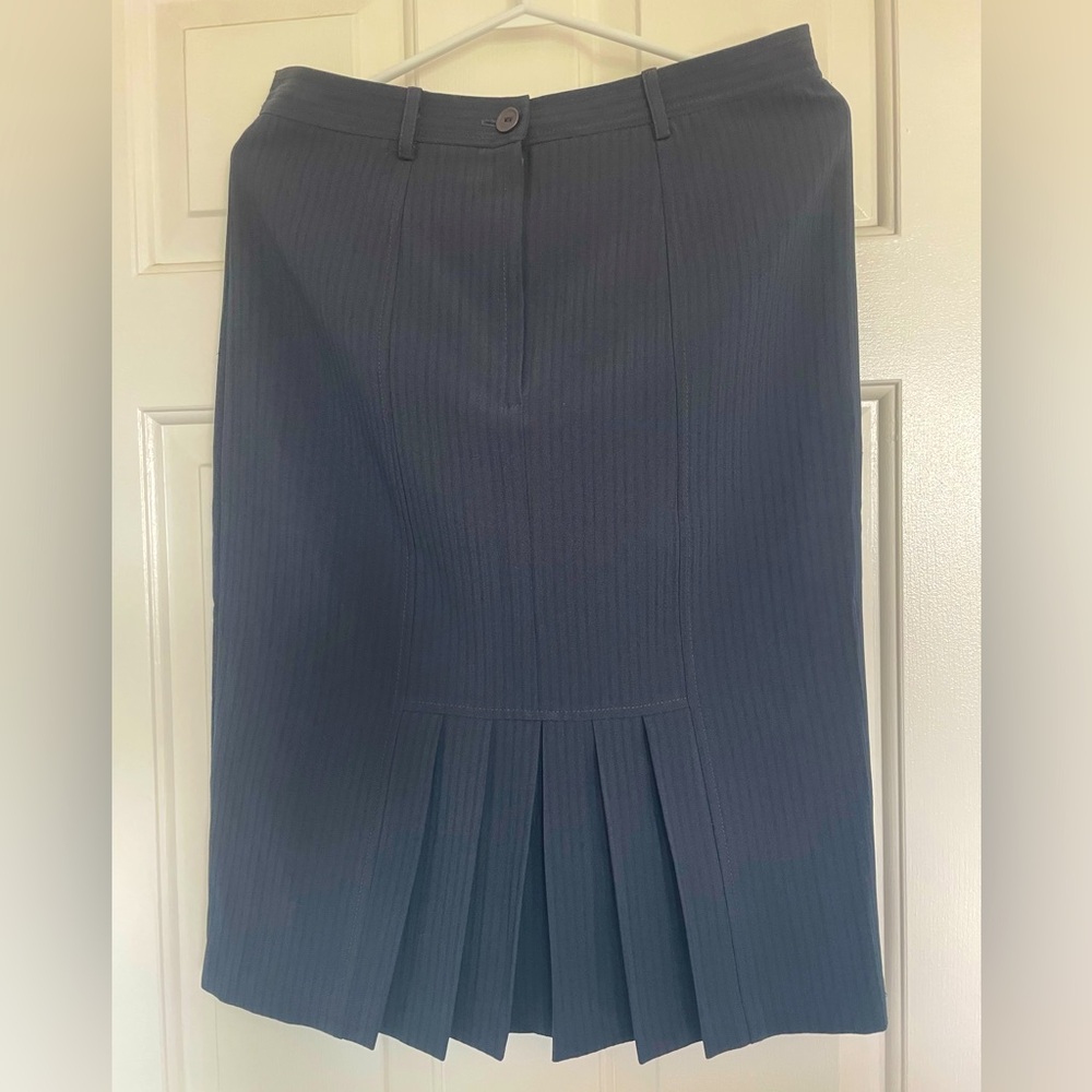 Marie Claire Dress Skirt - beautiful folded pleats - navy blue - Size 7 (medium)